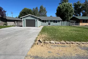 31643 Klamath St, Bonanza, OR 97623 - Photo 2