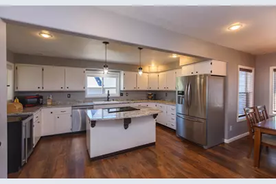 142 SW Jenn Way, Grants Pass, OR 97527 - Photo 8