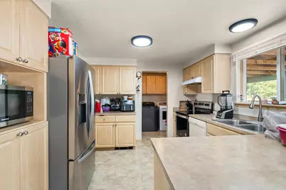 400 W 5th Street, Phoenix, OR 97535 - Photo 6