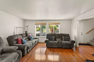 400 W 5th St, Phoenix, OR 97535 - Photo 2