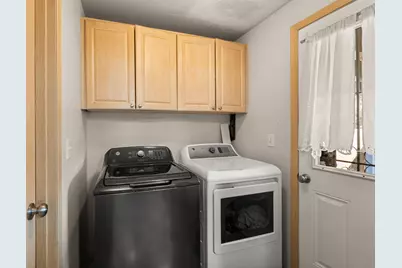 400 W 5th Street, Phoenix, OR 97535 - Photo 8