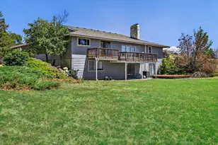 1228 NE Brown Dr, Madras, OR 97741 - Photo 2