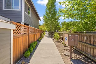 111 NW Hawthorne Ave, Bend, OR 97703 - Photo 28