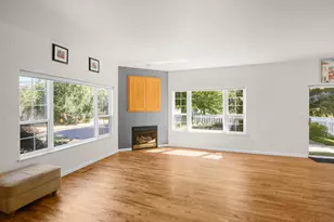 369 Meadow Dr, Ashland, OR 97520 - Photo 4