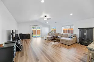 700 Nottingham Terrace, Eagle Point, OR 97524 - Photo 8