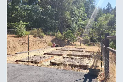 484 Shadow Hills Drive, Grants Pass, OR 97526 - Photo 12