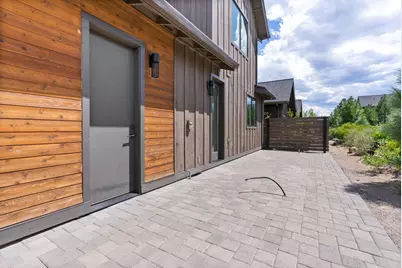 61309 Howe Way, Bend, OR 97702 - Photo 32