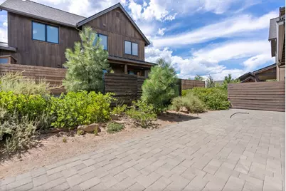 61309 Howe Way, Bend, OR 97702 - Photo 32