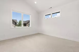 61309 Howe Wy, Bend, OR 97702 - Photo 22