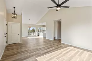 1050 SE Clover Ln, Madras, OR 97741 - Photo 6