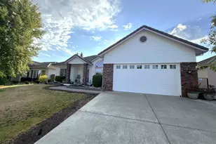 713 Eastridge Dr, Medford, OR 97504 - Photo 46