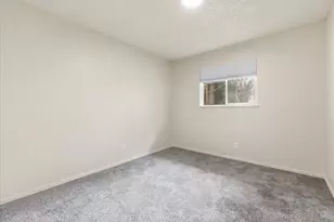 643 Covered Bridge Rd, Rogue River, OR 97537 - Photo 16