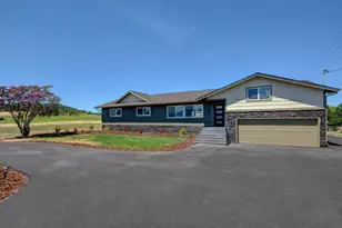 2477 Coker Butte Rd, Medford, OR 97504 - Photo 46