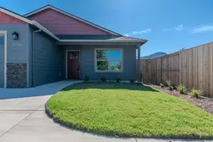 3738 Springbrook Rd, Medford, OR 97504 - Photo 4