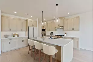 1391 NW Ochoa Dr, Bend, OR 97703 - Photo 2