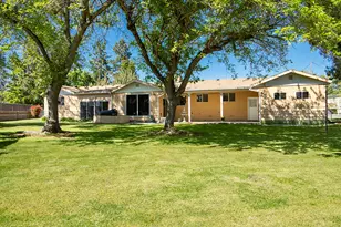 1195 E Park St, Grants Pass, OR 97527 - Photo 20