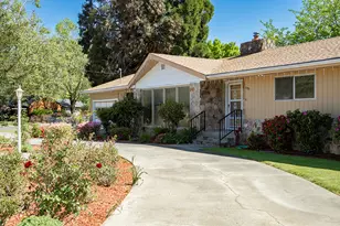 1195 E Park St, Grants Pass, OR 97527 - Photo 2