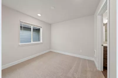 4046 SW Obsidian Avenue #191, Redmond, OR 97756 - Photo 12