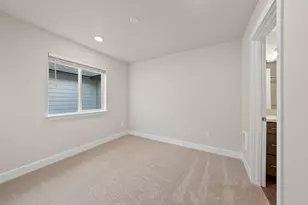 4046 SW Obsidian Ave, Redmond, OR 97756 - Photo 12