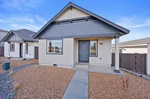 4046 SW Obsidian Ave, Redmond, OR 97756 - Photo 1