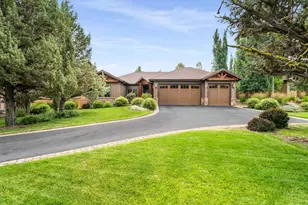 205 Vista Rim Dr, Redmond, OR 97756 - Photo 1