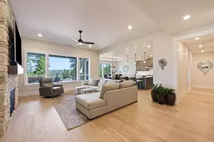 1433 NW Ochoa Dr, Bend, OR 97703 - Photo 10