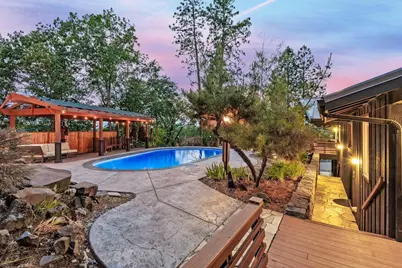 1065 S Shasta Avenue, Eagle Point, OR 97524 - Photo 10