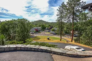 1065 S Shasta Ave, Eagle Point, OR 97524 - Photo 54