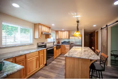 473 Templin Avenue, Grants Pass, OR 97526 - Photo 8