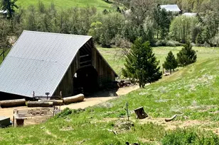 6585 Little Applegate Rd, Jacksonville, OR 97530 - Photo 32