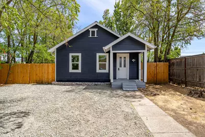 1916 Elm Avenue, Medford, OR 97501 - Photo 1