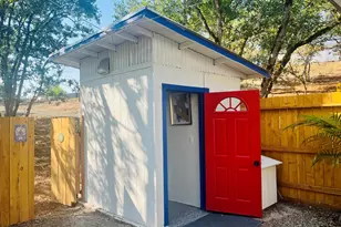 739 W Rolling Hills Dr, Eagle Point, OR 97524 - Photo 32