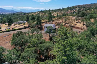 739 W Rolling Hills Drive, Eagle Point, OR 97524 - Photo 52