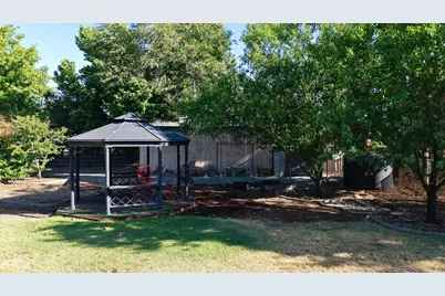 2027 Fairlane Drive, Medford, OR 97501 - Photo 34