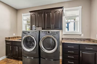 115 Wells Fargo Drive, Jacksonville, OR 97530 - Photo 48