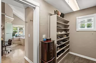 115 Wells Fargo Dr, Jacksonville, OR 97530 - Photo 36