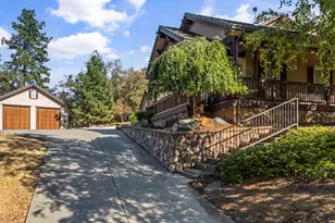 115 Wells Fargo Dr, Jacksonville, OR 97530 - Photo 6