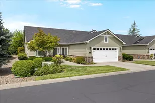 51 Broken Stone Way, Eagle Point, OR 97524 - Photo 2