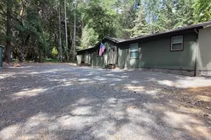 3424 Amber Ln, Grants Pass, OR 97527 - Photo 2