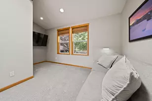 651 NW Morelock Ct, Bend, OR 97703 - Photo 28
