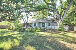 2233 Oakwood Dr, Medford, OR 97504 - Photo 4