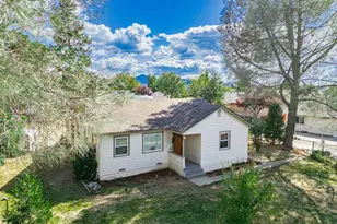 423 W Park St, Grants Pass, OR 97527 - Photo 22