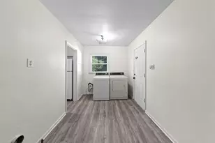 423 W Park St, Grants Pass, OR 97527 - Photo 14