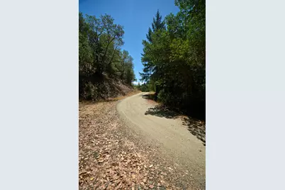 1140 Tomahawk Drive, Jacksonville, OR 97530 - Photo 14