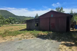 240 Homewood Rd, Grants Pass, OR 97527 - Photo 36