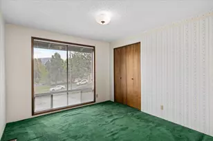 908 Black Oak Dr, Medford, OR 97504 - Photo 16