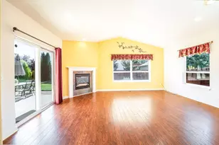 3015 NW 19th St, Redmond, OR 97756 - Photo 4