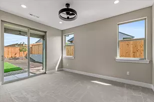 3317 Tree Top Dr, Medford, OR 97504 - Photo 12