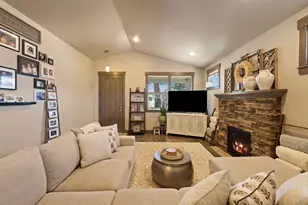 61058 SE Marble Mountain Ln, Bend, OR 97702 - Photo 6