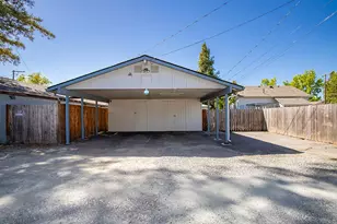 708 SW Bridge St, Grants Pass, OR 97526 - Photo 8